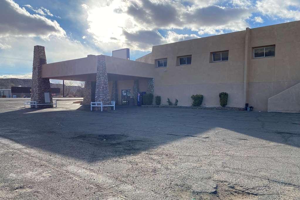 Travelodge By Wyndham Farmington Hwy 64 מראה חיצוני תמונה
